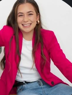 Im Natalya YANNIKARKIS, a con artist